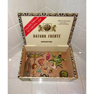 Vintage Arturo Fuente Wood Cigar Box stash box trinket wooden Dominican Republic